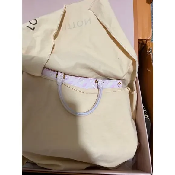 Louis Vuitton LV Onthego PM Stardust Pink Leather *NEW Full Inclusion - Picture 10 of 12